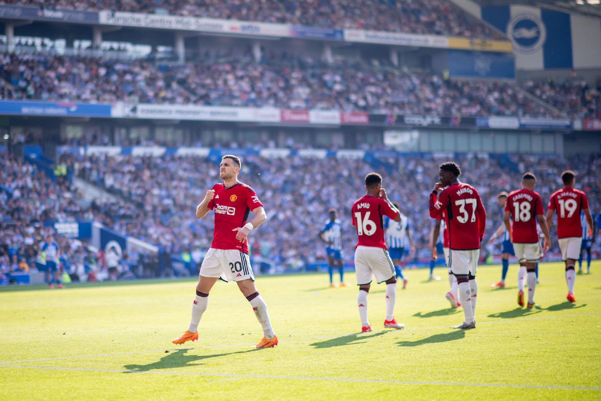 继续在各自 继续在各自