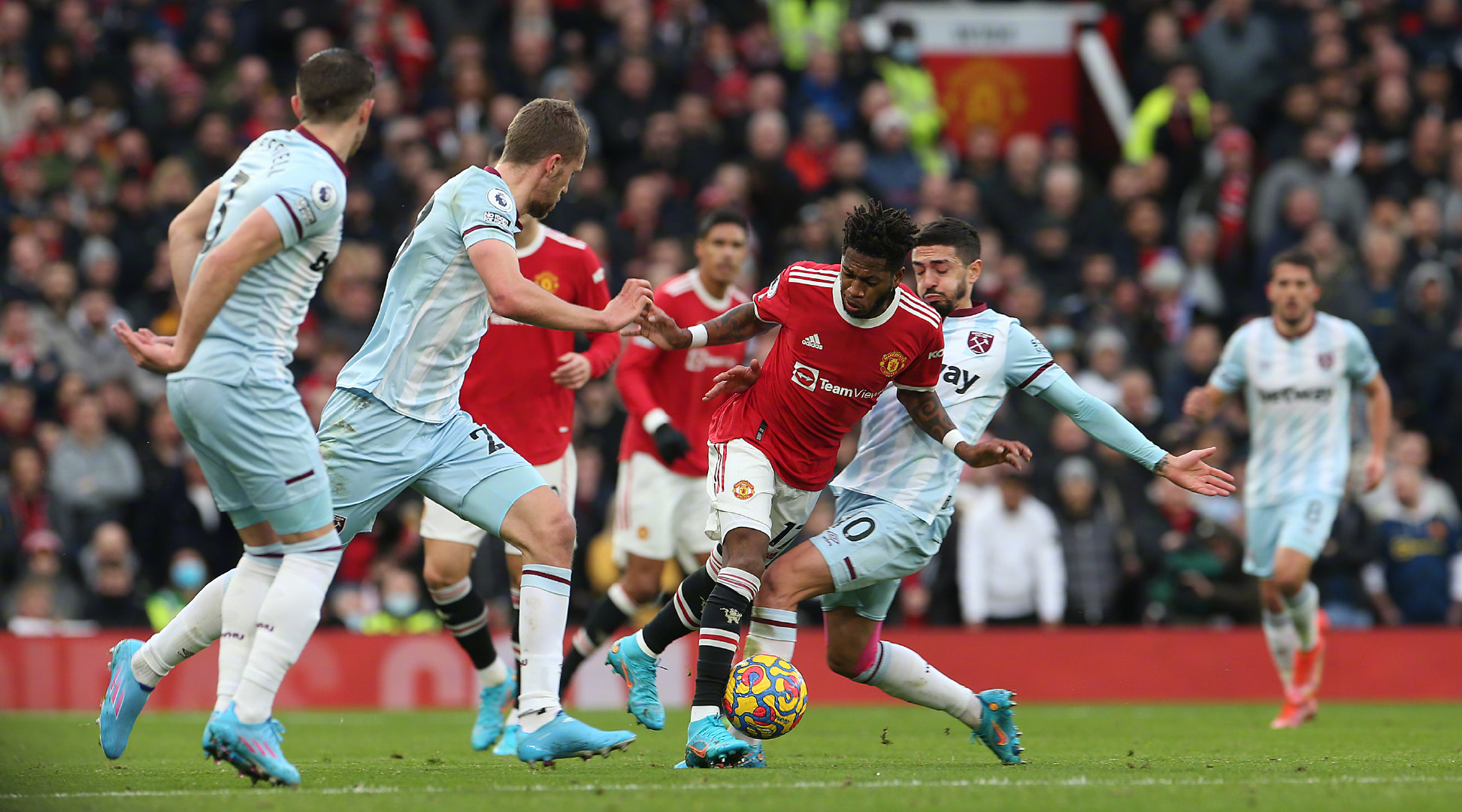 在利益冲突 在利益冲突