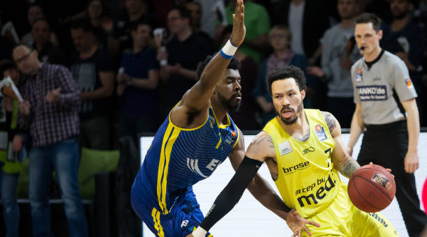 水平对抗中 水平对抗中