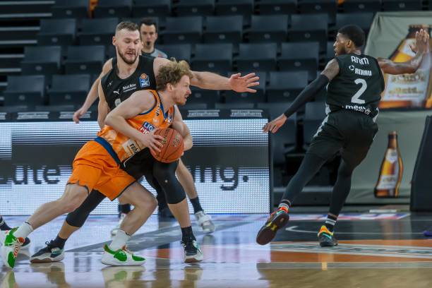 在接受采访 在接受采访